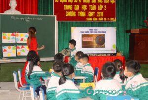 Minh họa bằng tranh, phim, âm nhạc là phương pháp giúp học sinh cảm thụ tốt hơn