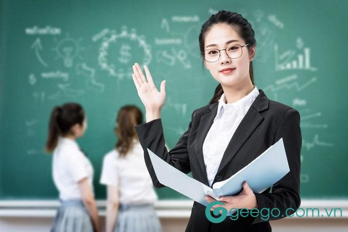 hoc-nganh-su-pham-van-ra-truong-lam-viec-gi